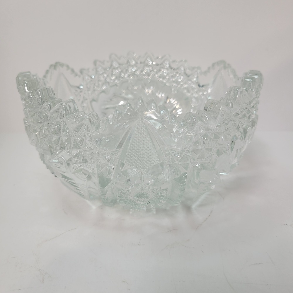 Brilliant Cut Glass Bowl Intricate Starburst Design Serving Centerpiece